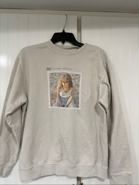 Taylor's Version 1989 Beige Graphic Sweatshirt